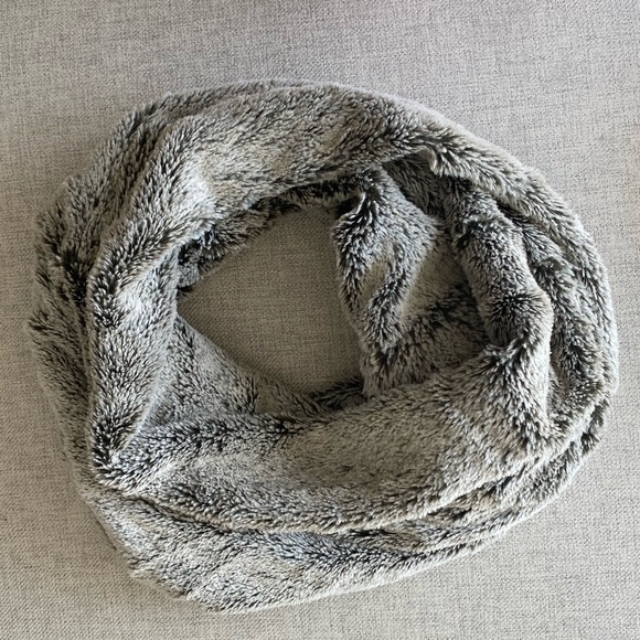 Infinity Scarf - Picture 2 of 4